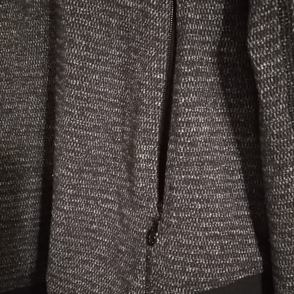 Lululemon athletica pull over top/ jacket - Picture 3 of 8